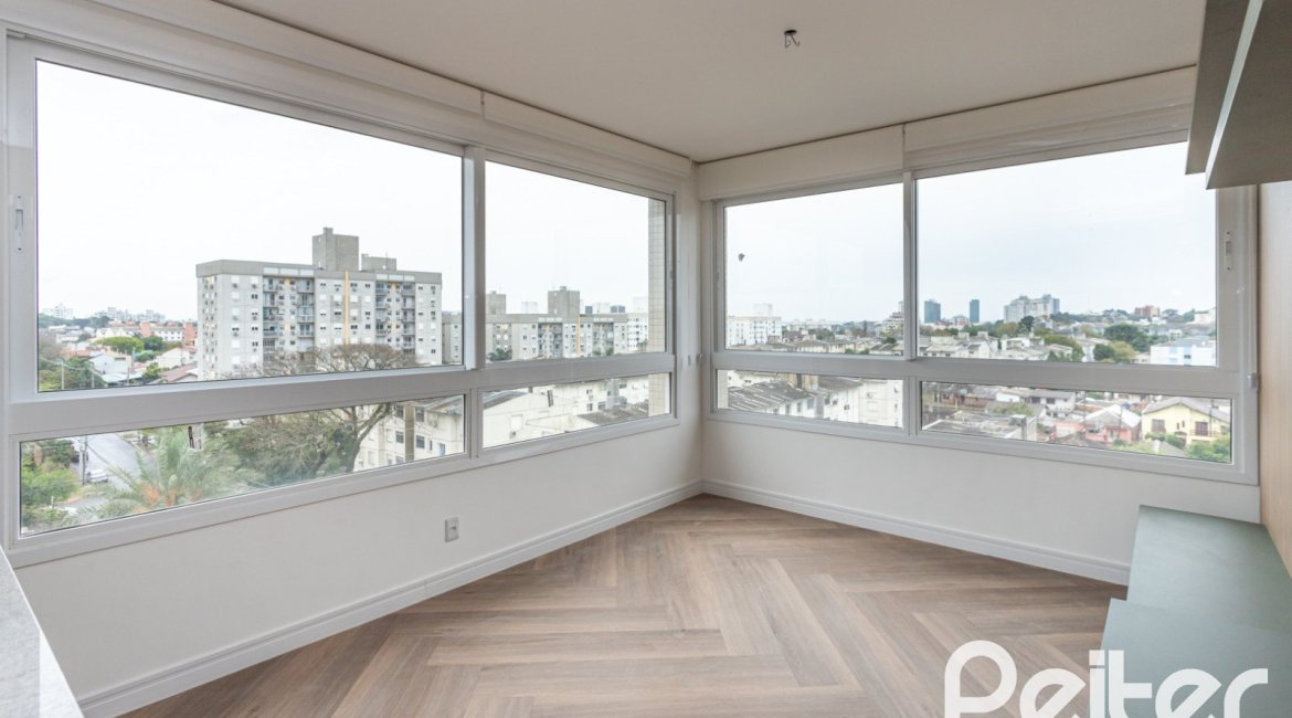 Apartamento à venda com 65m², 2 dormitórios, 1 suíte, 1 vaga, no bairro Tristeza em Porto Alegre