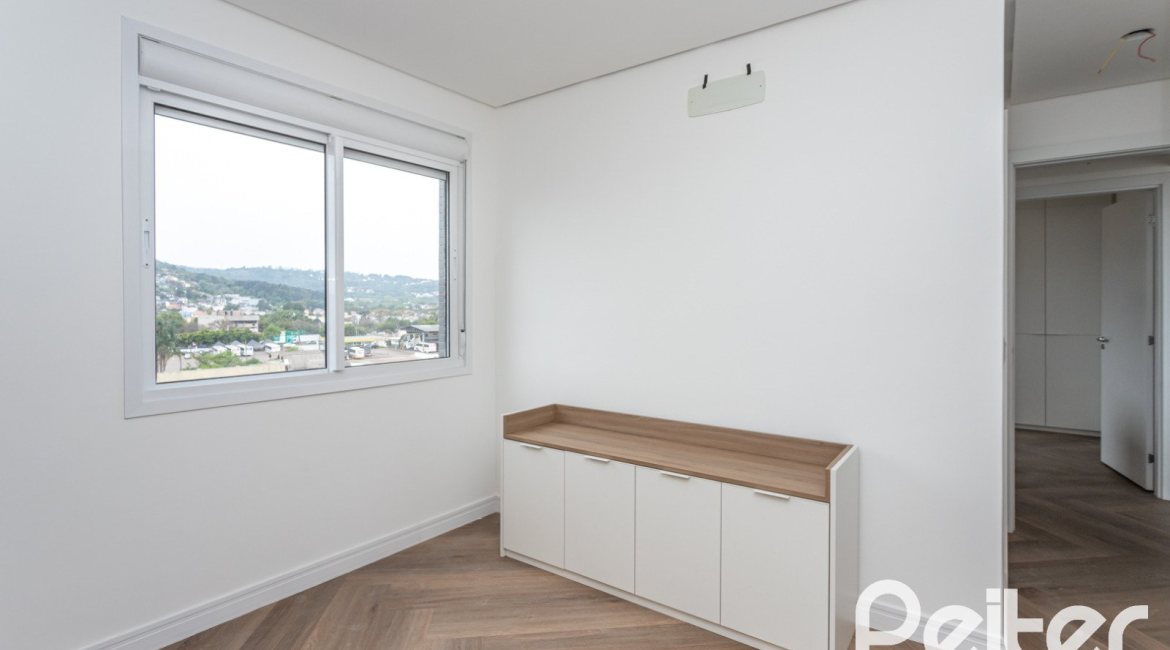 Apartamento à venda com 65m², 2 dormitórios, 1 suíte, 1 vaga, no bairro Tristeza em Porto Alegre