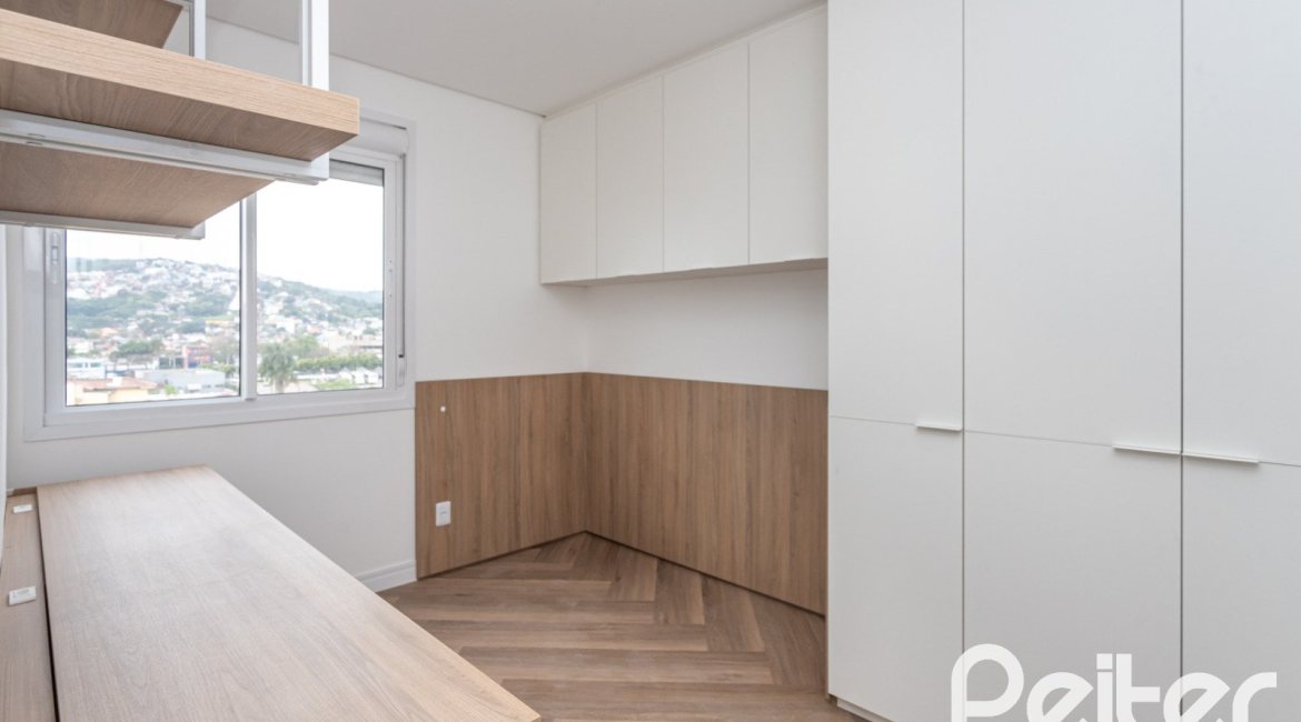 Apartamento à venda com 65m², 2 dormitórios, 1 suíte, 1 vaga, no bairro Tristeza em Porto Alegre
