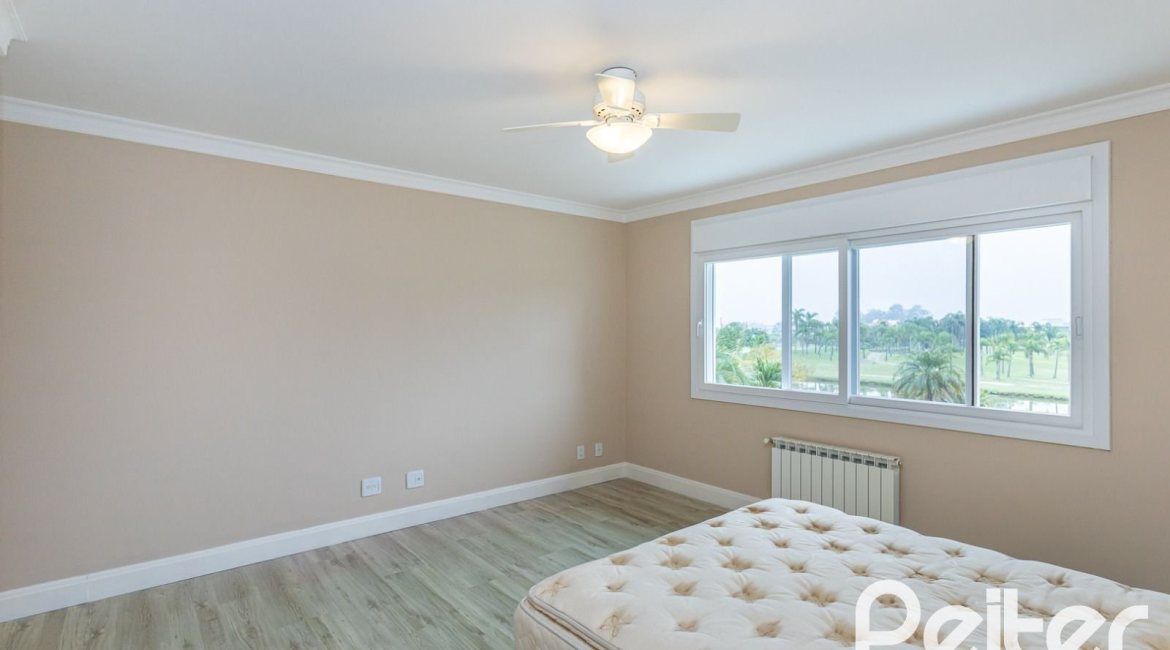 Casa em Condomínio à venda com 615m², 4 dormitórios, 4 suítes, 6 vagas, no bairro Terra Ville em PORTO ALEGRE