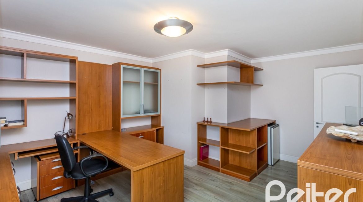 Casa em Condomínio à venda com 615m², 4 dormitórios, 4 suítes, 6 vagas, no bairro Terra Ville em PORTO ALEGRE