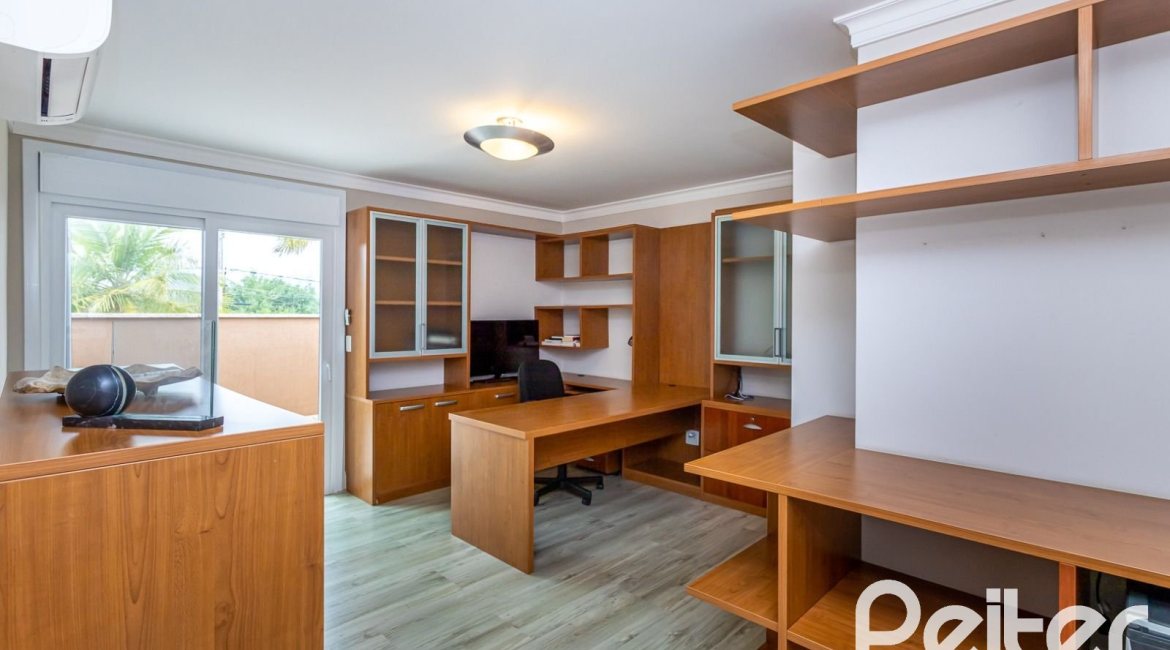 Casa em Condomínio à venda com 615m², 4 dormitórios, 4 suítes, 6 vagas, no bairro Terra Ville em PORTO ALEGRE