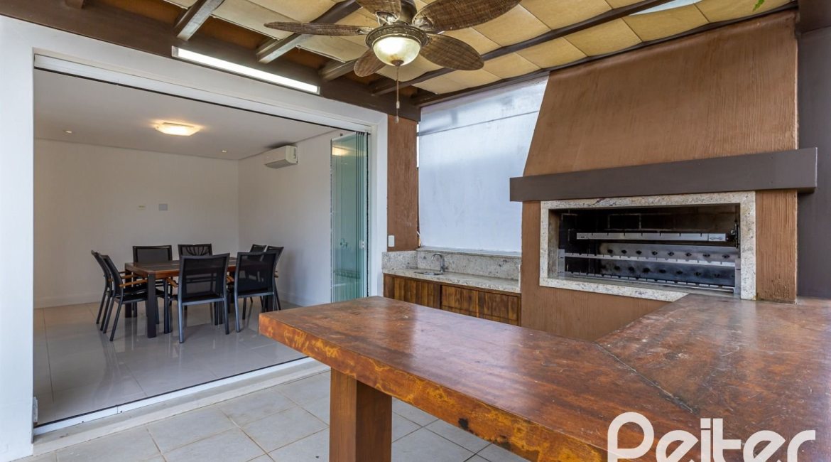 Casa em Condomínio à venda com 615m², 4 dormitórios, 4 suítes, 6 vagas, no bairro Terra Ville em PORTO ALEGRE