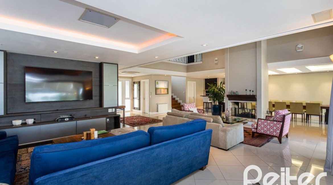 Casa em Condomínio à venda com 615m², 4 dormitórios, 4 suítes, 6 vagas, no bairro Terra Ville em PORTO ALEGRE
