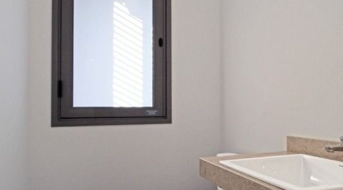 Comercial à venda com 47m², 1 vaga, no bairro Tristeza em Porto Alegre