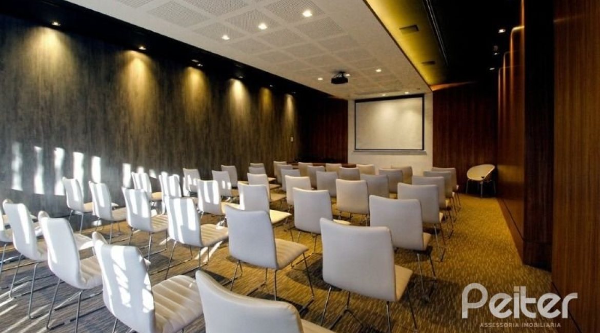 Comercial à venda com 47m², 1 vaga, no bairro Tristeza em Porto Alegre