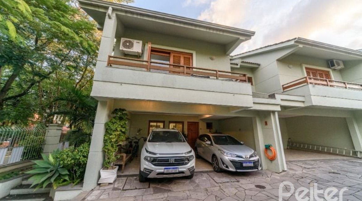 Casa em Condomínio à venda com 170m², 3 dormitórios, 1 suíte, 2 vagas, no bairro Jardim Isabel em Porto Alegre