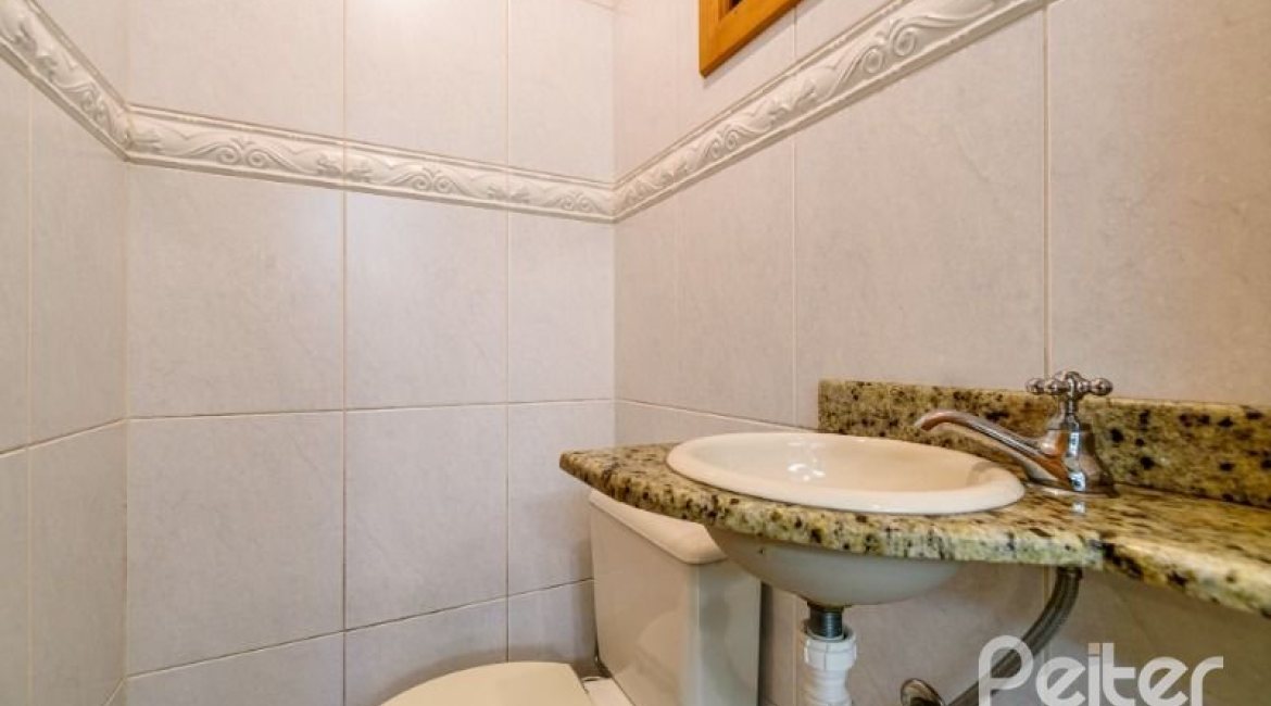 Casa em Condomínio à venda com 170m², 3 dormitórios, 1 suíte, 2 vagas, no bairro Jardim Isabel em Porto Alegre