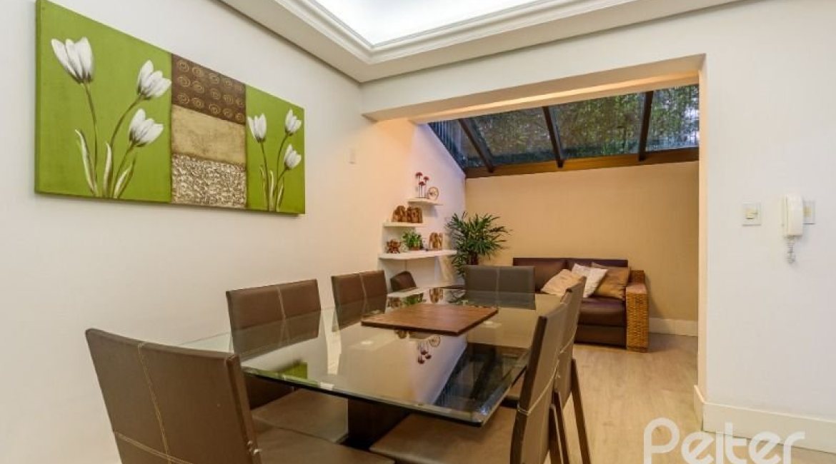 Casa em Condomínio à venda com 170m², 3 dormitórios, 1 suíte, 2 vagas, no bairro Jardim Isabel em Porto Alegre