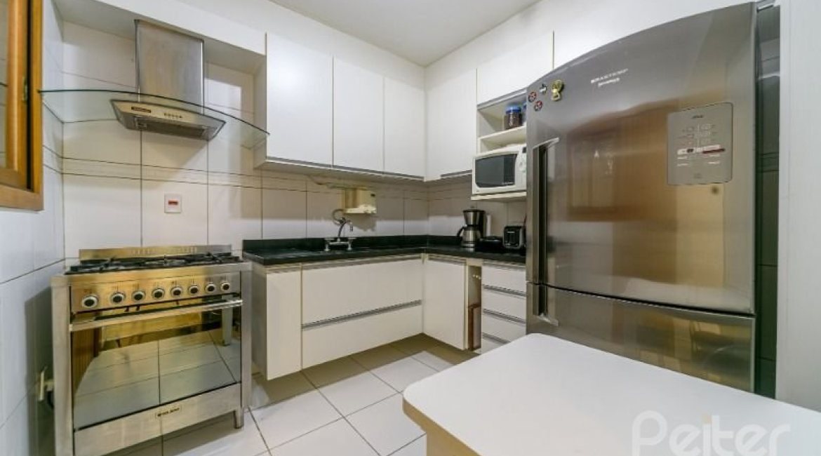 Casa em Condomínio à venda com 170m², 3 dormitórios, 1 suíte, 2 vagas, no bairro Jardim Isabel em Porto Alegre