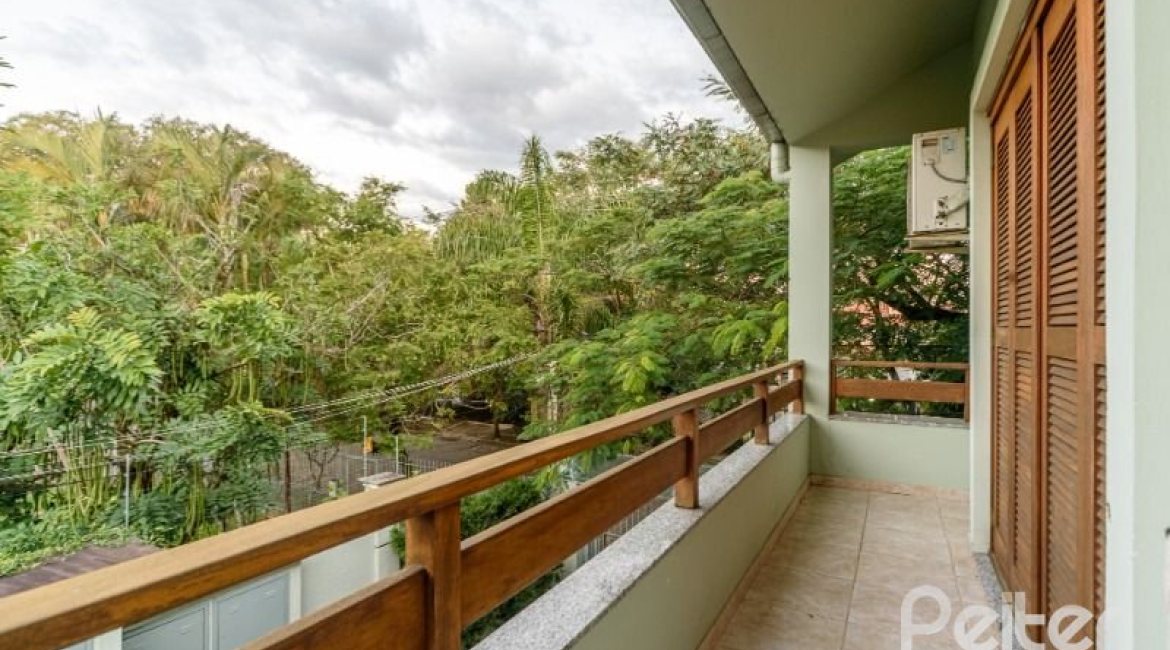 Casa em Condomínio à venda com 170m², 3 dormitórios, 1 suíte, 2 vagas, no bairro Jardim Isabel em Porto Alegre