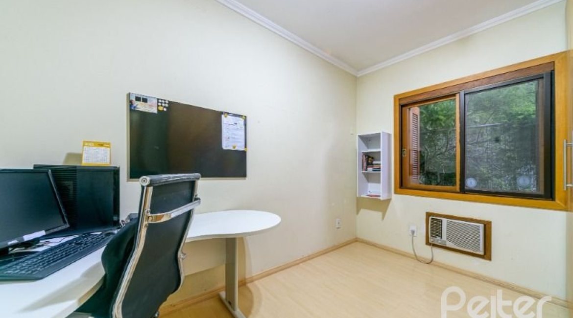 Casa em Condomínio à venda com 170m², 3 dormitórios, 1 suíte, 2 vagas, no bairro Jardim Isabel em Porto Alegre