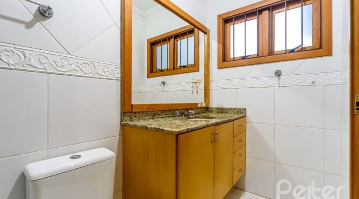 Casa em Condomínio à venda com 170m², 3 dormitórios, 1 suíte, 2 vagas, no bairro Jardim Isabel em Porto Alegre