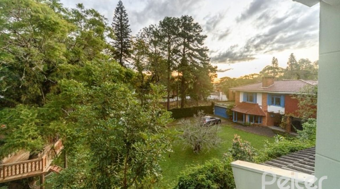 Casa em Condomínio à venda com 170m², 3 dormitórios, 1 suíte, 2 vagas, no bairro Jardim Isabel em Porto Alegre