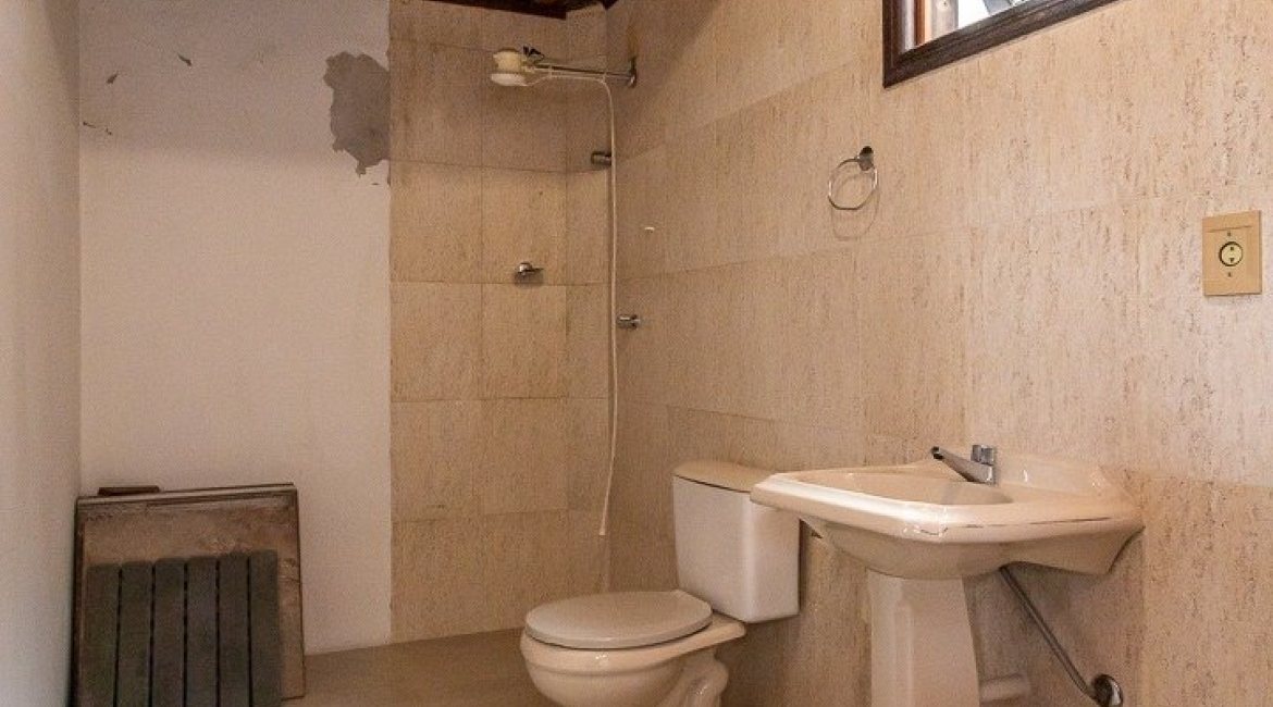 Casa à venda com 379m², 3 dormitórios, 2 suítes, 3 vagas, no bairro Ipanema em Porto Alegre