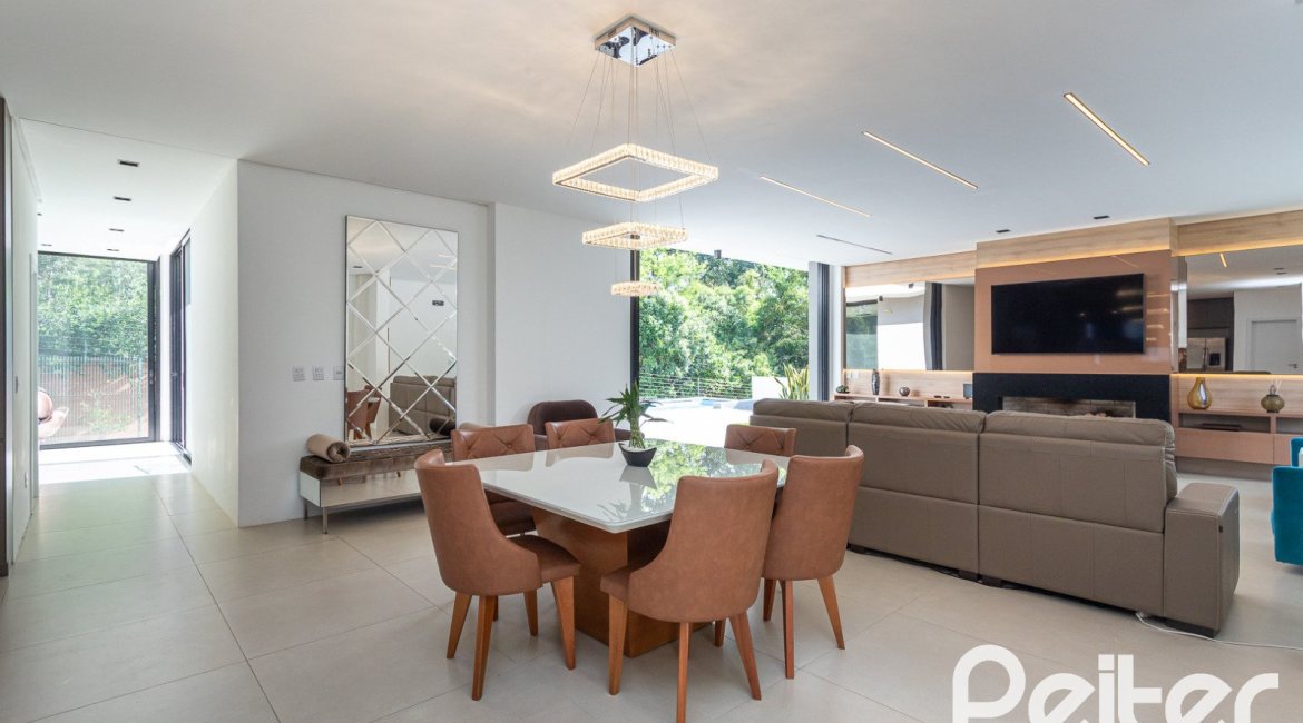 Casa em Condomínio à venda com 344m², 4 dormitórios, 4 suítes, 4 vagas, no bairro Alphaville em PORTO ALEGRE