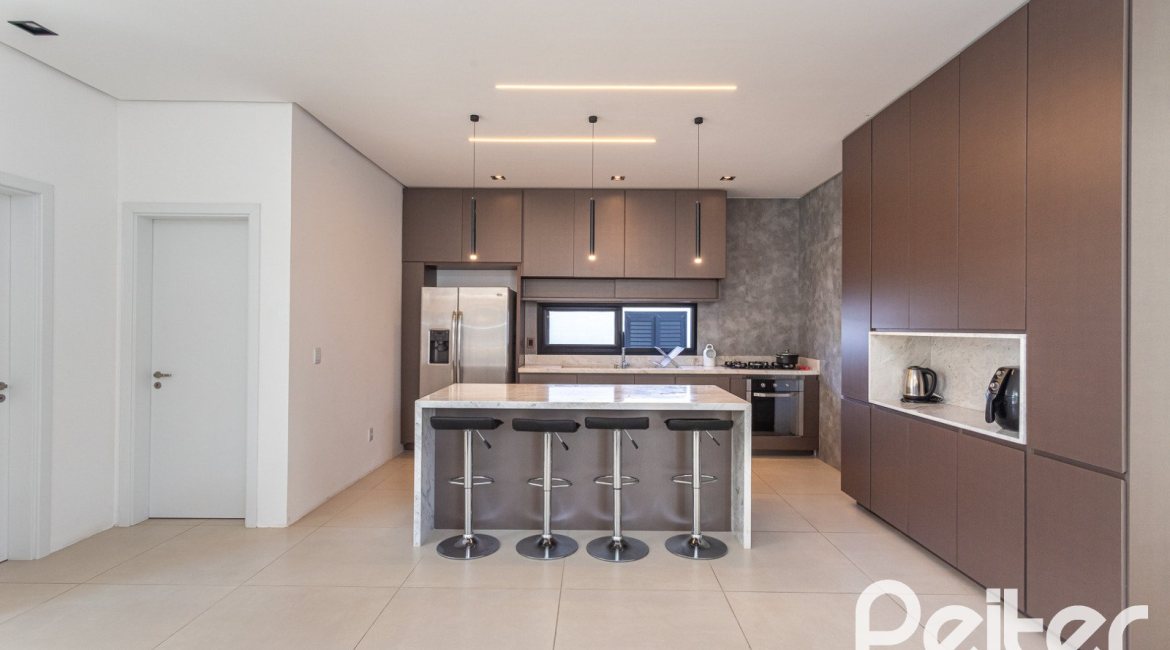 Casa em Condomínio à venda com 344m², 4 dormitórios, 4 suítes, 4 vagas, no bairro Alphaville em PORTO ALEGRE