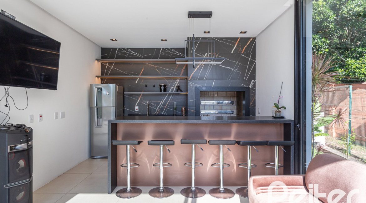 Casa em Condomínio à venda com 344m², 4 dormitórios, 4 suítes, 4 vagas, no bairro Alphaville em PORTO ALEGRE