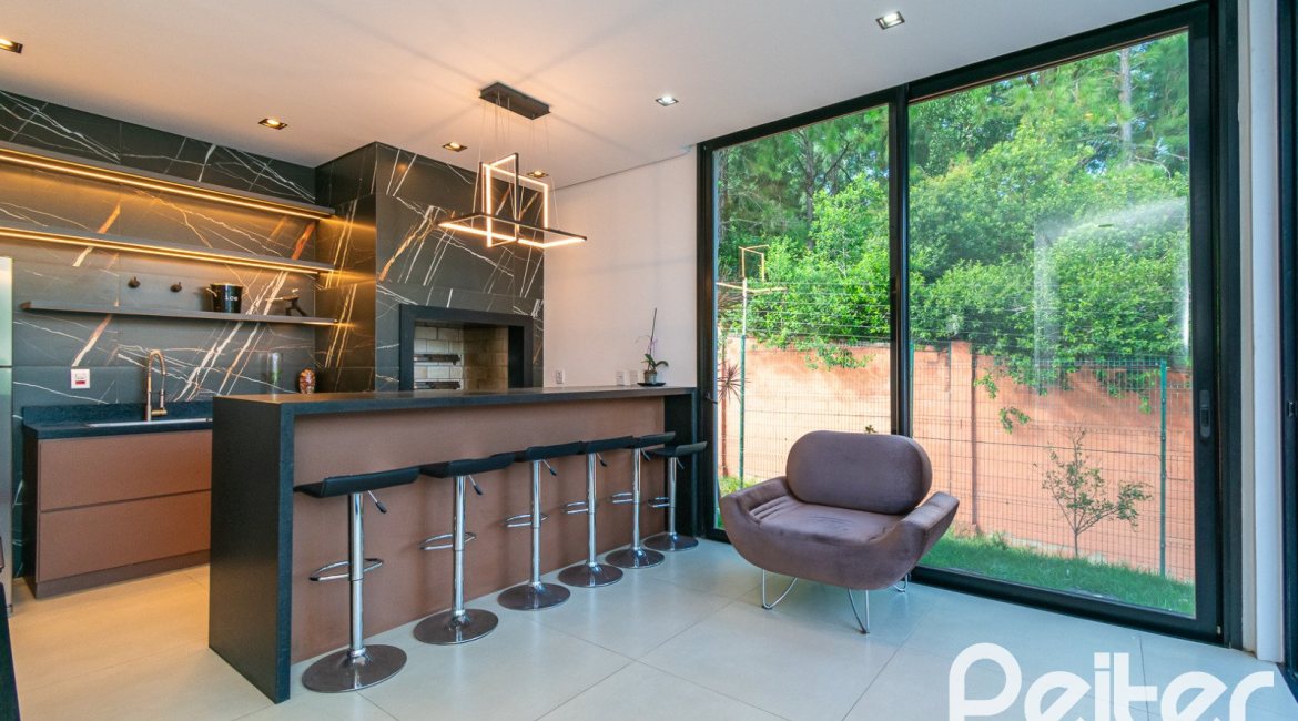 Casa em Condomínio à venda com 344m², 4 dormitórios, 4 suítes, 4 vagas, no bairro Alphaville em PORTO ALEGRE