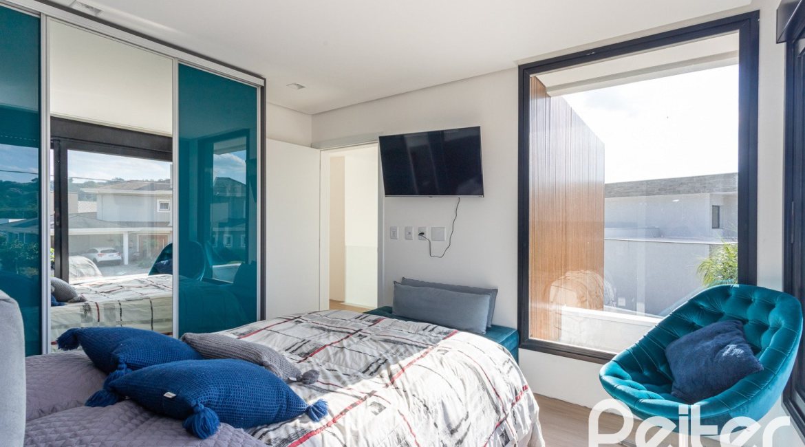 Casa em Condomínio à venda com 344m², 4 dormitórios, 4 suítes, 4 vagas, no bairro Alphaville em PORTO ALEGRE