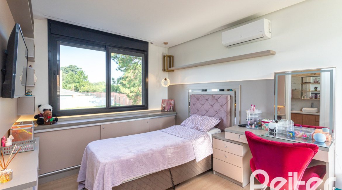 Casa em Condomínio à venda com 344m², 4 dormitórios, 4 suítes, 4 vagas, no bairro Alphaville em PORTO ALEGRE