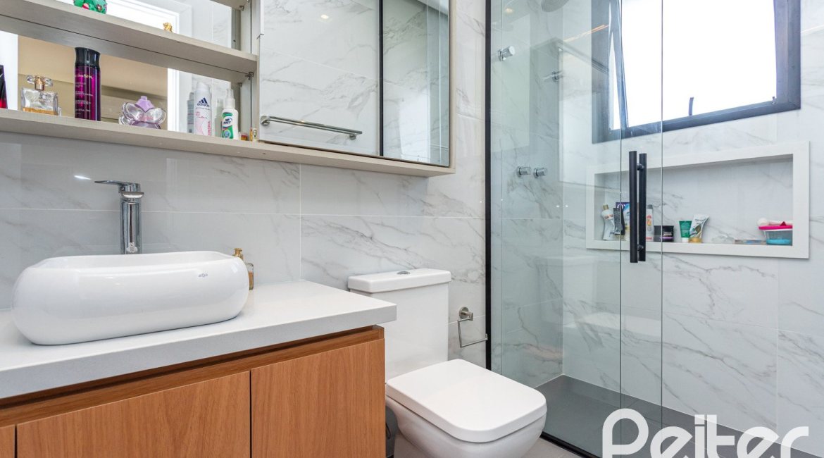 Casa em Condomínio à venda com 344m², 4 dormitórios, 4 suítes, 4 vagas, no bairro Alphaville em PORTO ALEGRE