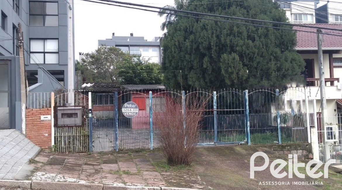 Terreno à venda com 895m², no bairro Tristeza em Porto Alegre