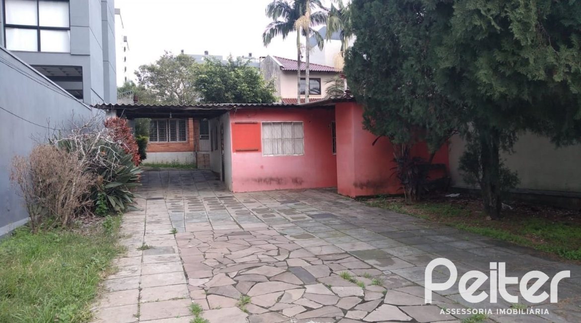Terreno à venda com 895m², no bairro Tristeza em Porto Alegre