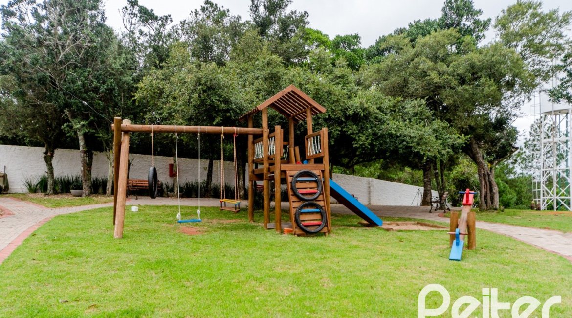 Casa em Condomínio à venda com 150m², 4 dormitórios, 1 suíte, 2 vagas, no bairro Ipanema em PORTO ALEGRE