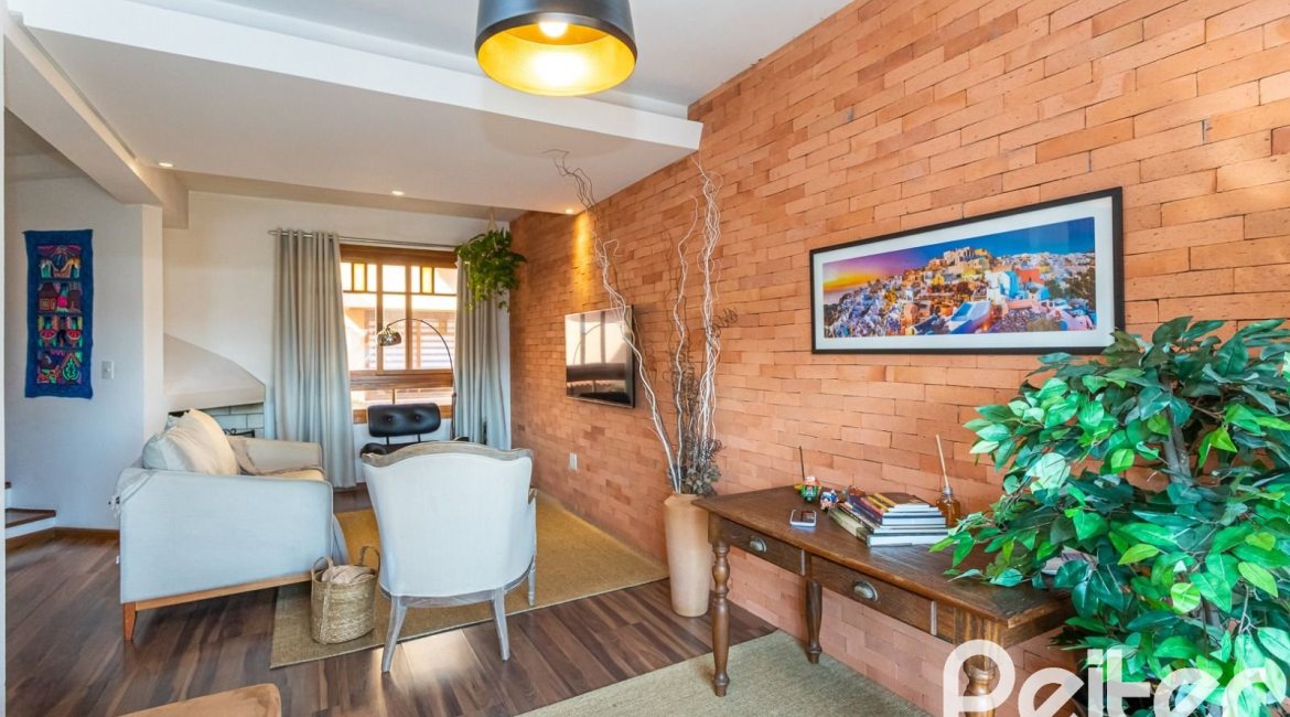 Casa em Condomínio à venda com 150m², 3 dormitórios, 1 suíte, 1 vaga, no bairro Ipanema em Porto Alegre