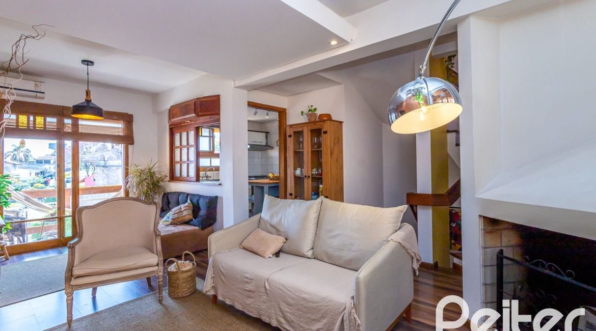 Casa em Condomínio à venda com 150m², 3 dormitórios, 1 suíte, 1 vaga, no bairro Ipanema em Porto Alegre