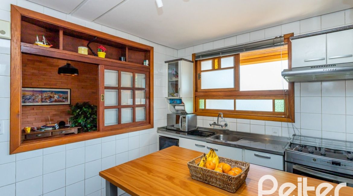 Casa em Condomínio à venda com 150m², 3 dormitórios, 1 suíte, 1 vaga, no bairro Ipanema em Porto Alegre