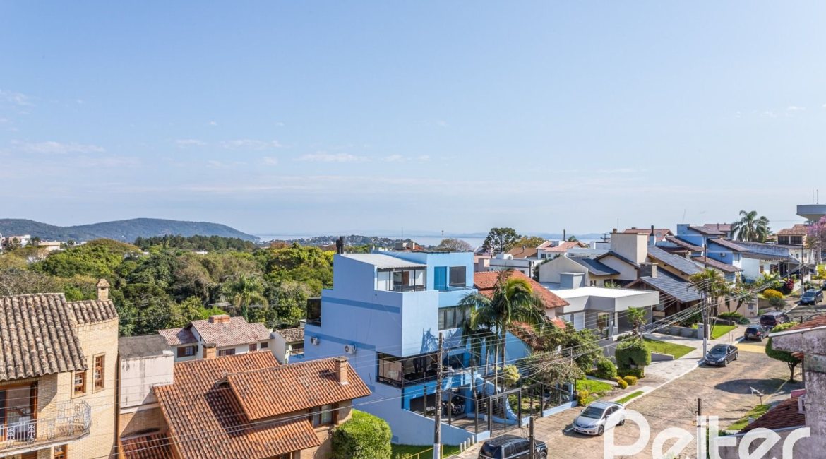 Casa em Condomínio à venda com 150m², 3 dormitórios, 1 suíte, 1 vaga, no bairro Ipanema em Porto Alegre