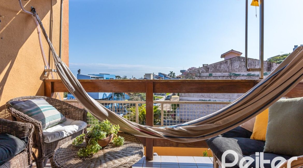 Casa em Condomínio à venda com 150m², 3 dormitórios, 1 suíte, 1 vaga, no bairro Ipanema em Porto Alegre