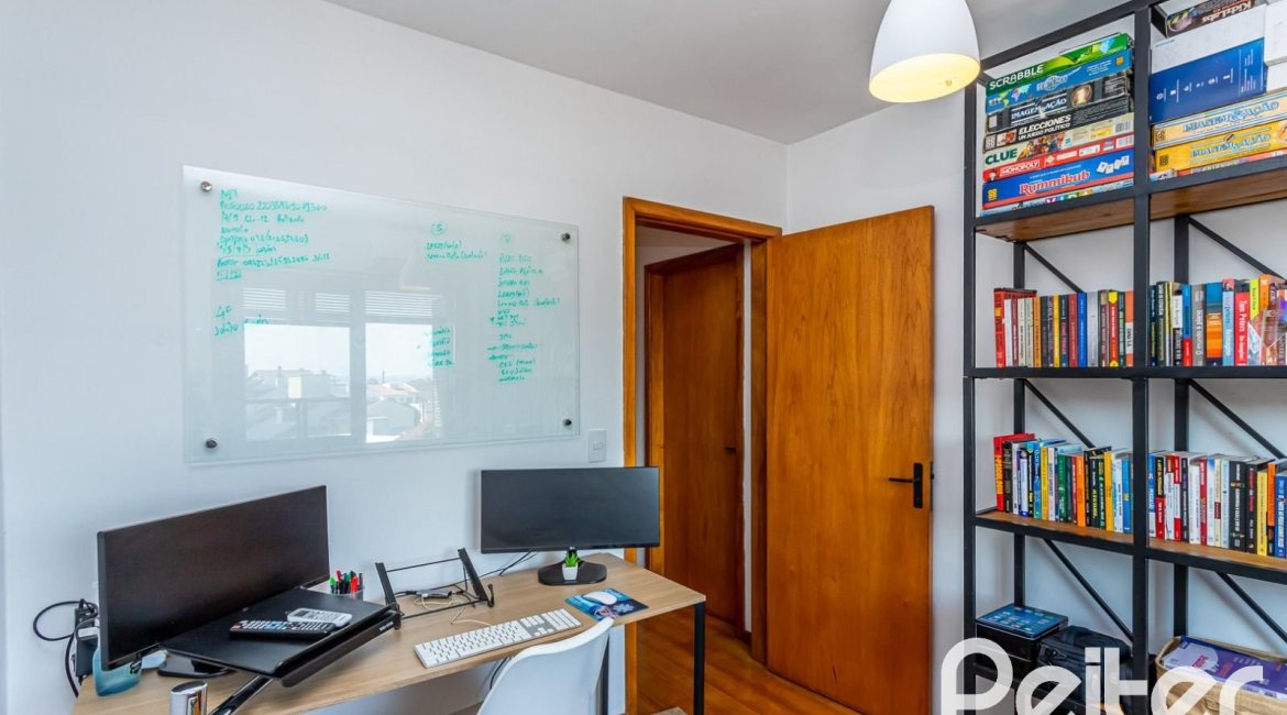 Casa em Condomínio à venda com 150m², 3 dormitórios, 1 suíte, 1 vaga, no bairro Ipanema em Porto Alegre