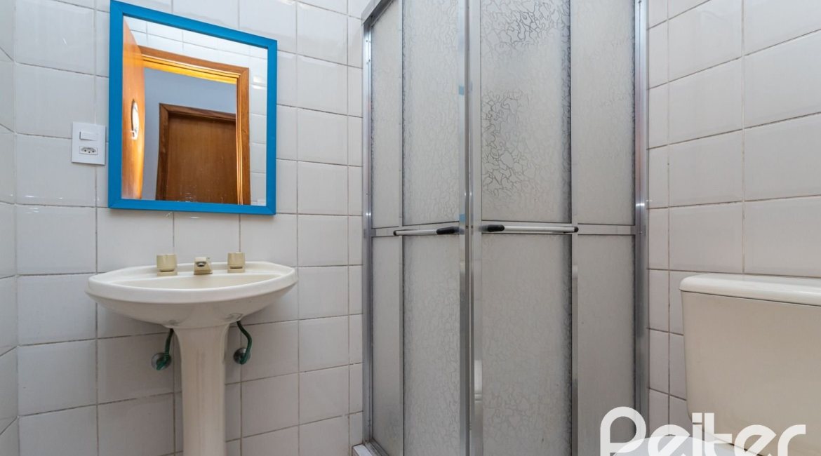 Casa em Condomínio à venda com 150m², 3 dormitórios, 1 suíte, 1 vaga, no bairro Ipanema em Porto Alegre