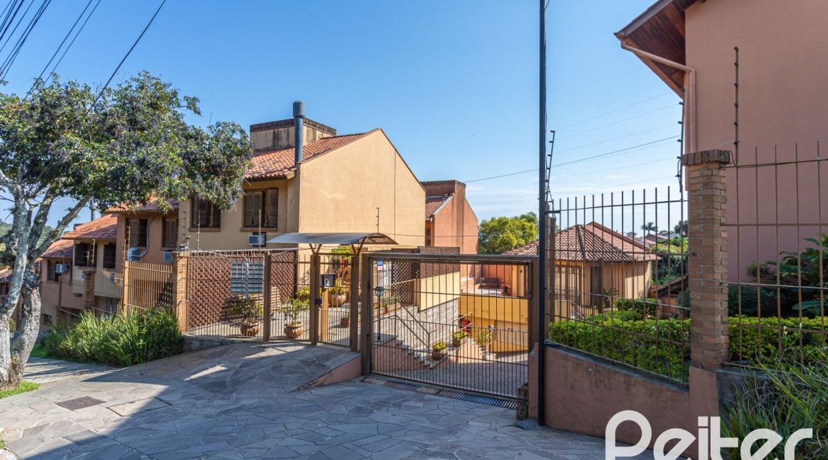 Casa em Condomínio à venda com 150m², 3 dormitórios, 1 suíte, 1 vaga, no bairro Ipanema em Porto Alegre