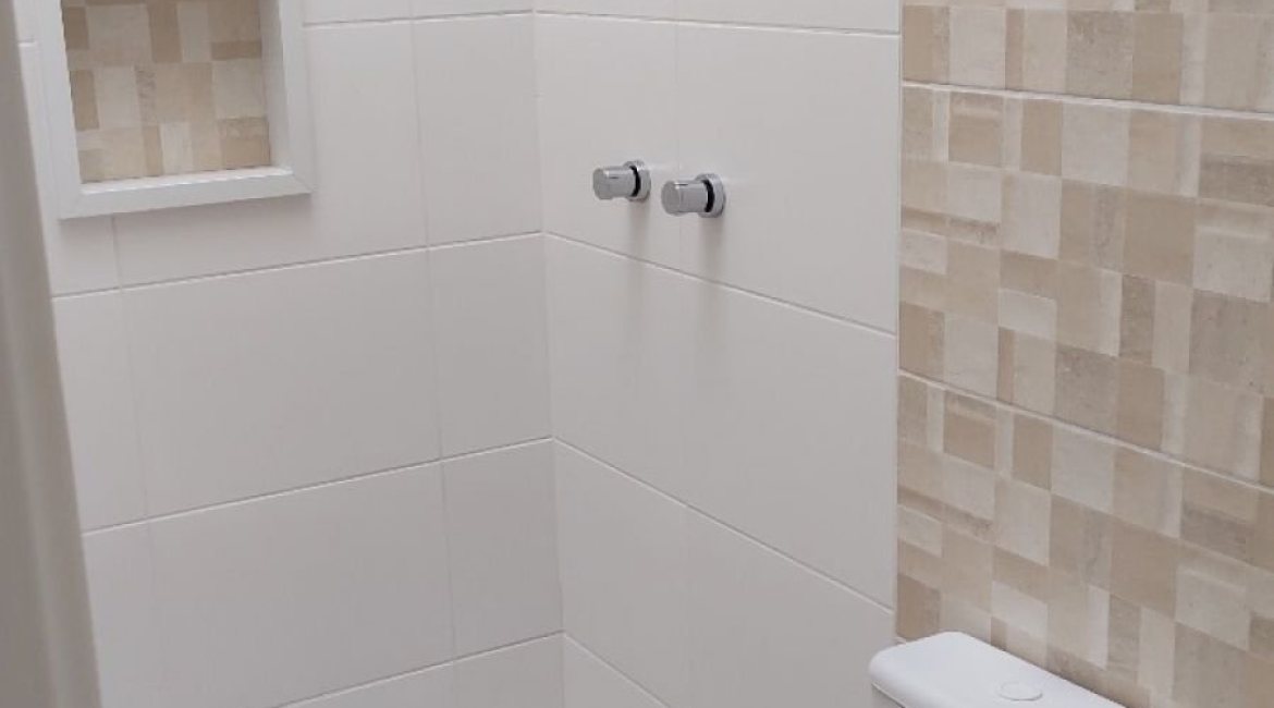 Casa à venda com 88m², 3 dormitórios, 2 suítes, 1 vaga, no bairro Guarujá em Porto Alegre