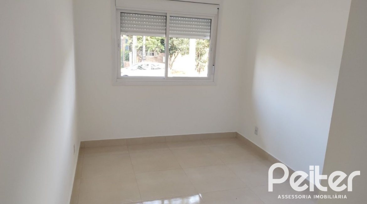 Casa à venda com 88m², 3 dormitórios, 2 suítes, 1 vaga, no bairro Guarujá em Porto Alegre