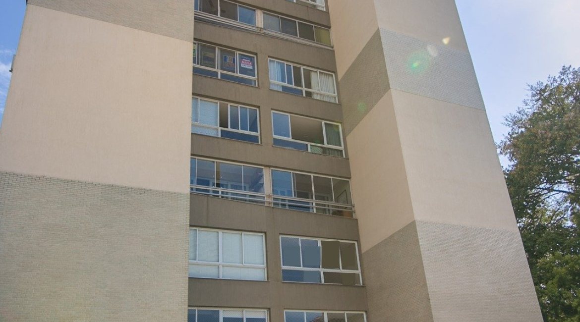 Apartamento à venda com 102m², 3 dormitórios, 1 suíte, 2 vagas, no bairro Tristeza em PORTO ALEGRE