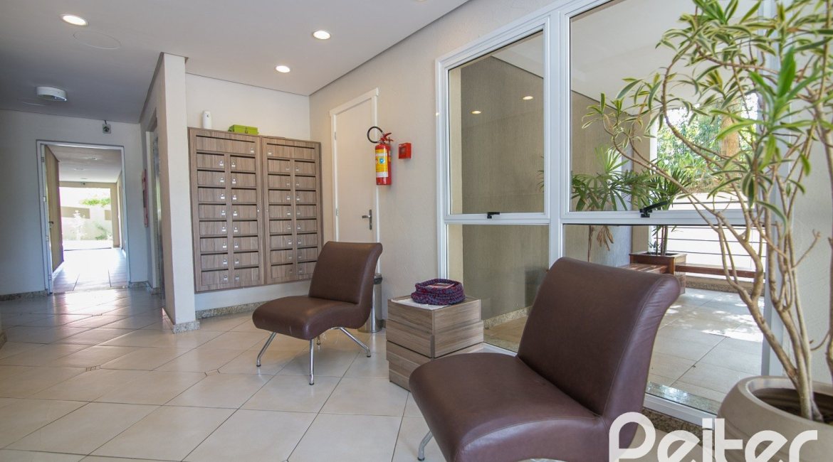 Apartamento à venda com 102m², 3 dormitórios, 1 suíte, 2 vagas, no bairro Tristeza em PORTO ALEGRE