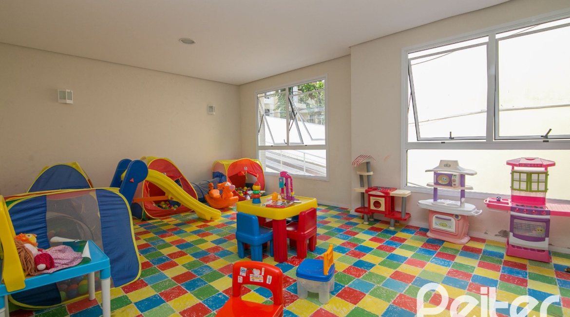 Apartamento à venda com 102m², 3 dormitórios, 1 suíte, 2 vagas, no bairro Tristeza em PORTO ALEGRE