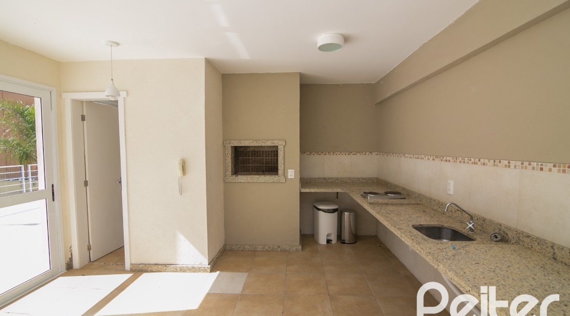Apartamento à venda com 102m², 3 dormitórios, 1 suíte, 2 vagas, no bairro Tristeza em PORTO ALEGRE