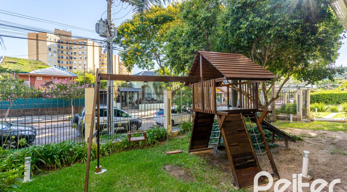 Apartamento à venda com 53m², 1 dormitório, 1 suíte, 1 vaga, no bairro Cristal em PORTO ALEGRE