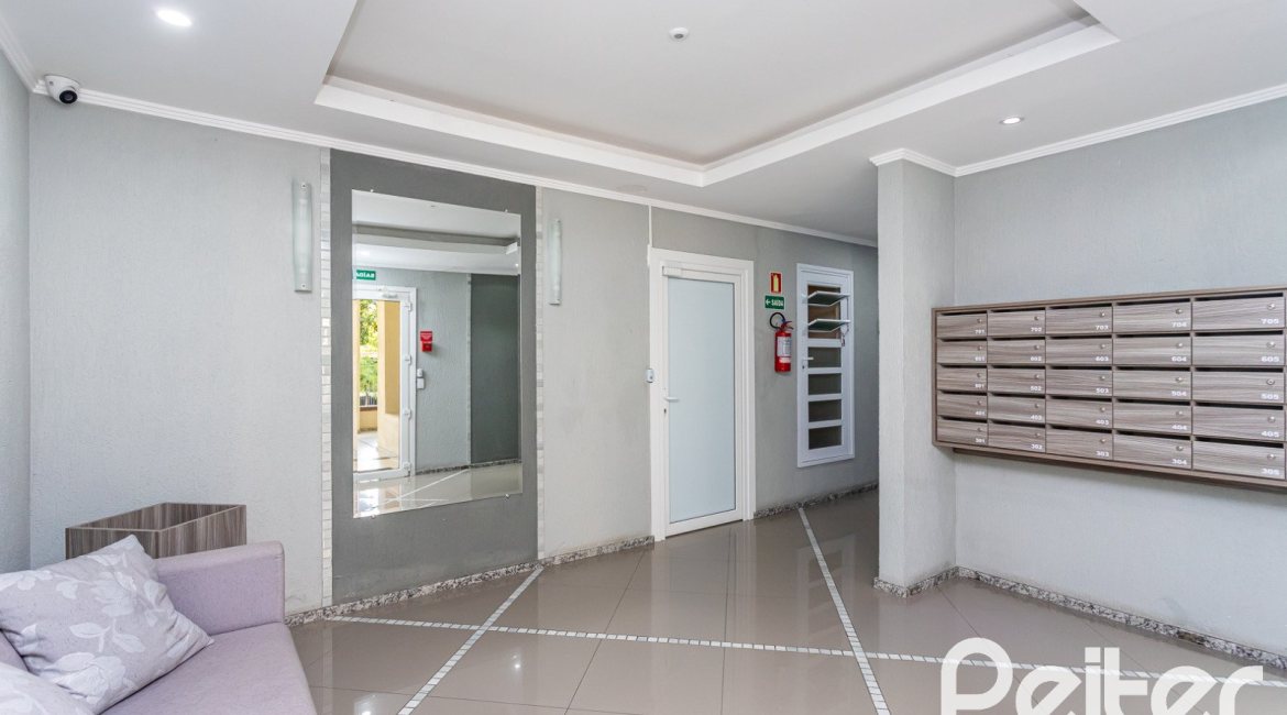 Apartamento à venda com 53m², 1 dormitório, 1 suíte, 1 vaga, no bairro Cristal em PORTO ALEGRE