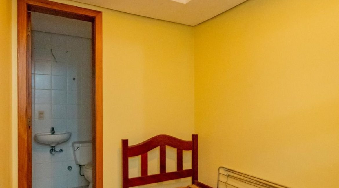 Cobertura à venda com 341m², 3 dormitórios, 1 suíte, 2 vagas, no bairro Menino Deus em Porto Alegre