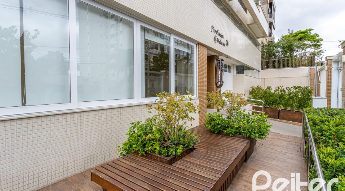 Apartamento à venda com 152m², 3 dormitórios, 1 suíte, 2 vagas, no bairro Tristeza em PORTO ALEGRE