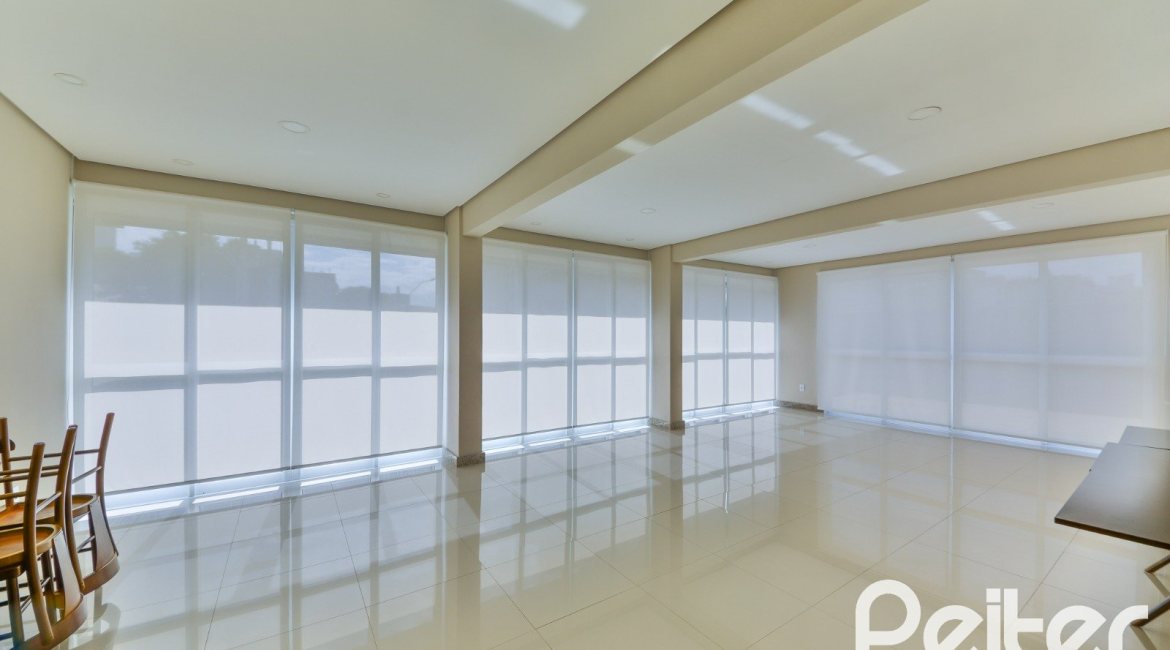 Apartamento à venda com 102m², 3 dormitórios, 1 suíte, 2 vagas, no bairro Tristeza em PORTO ALEGRE