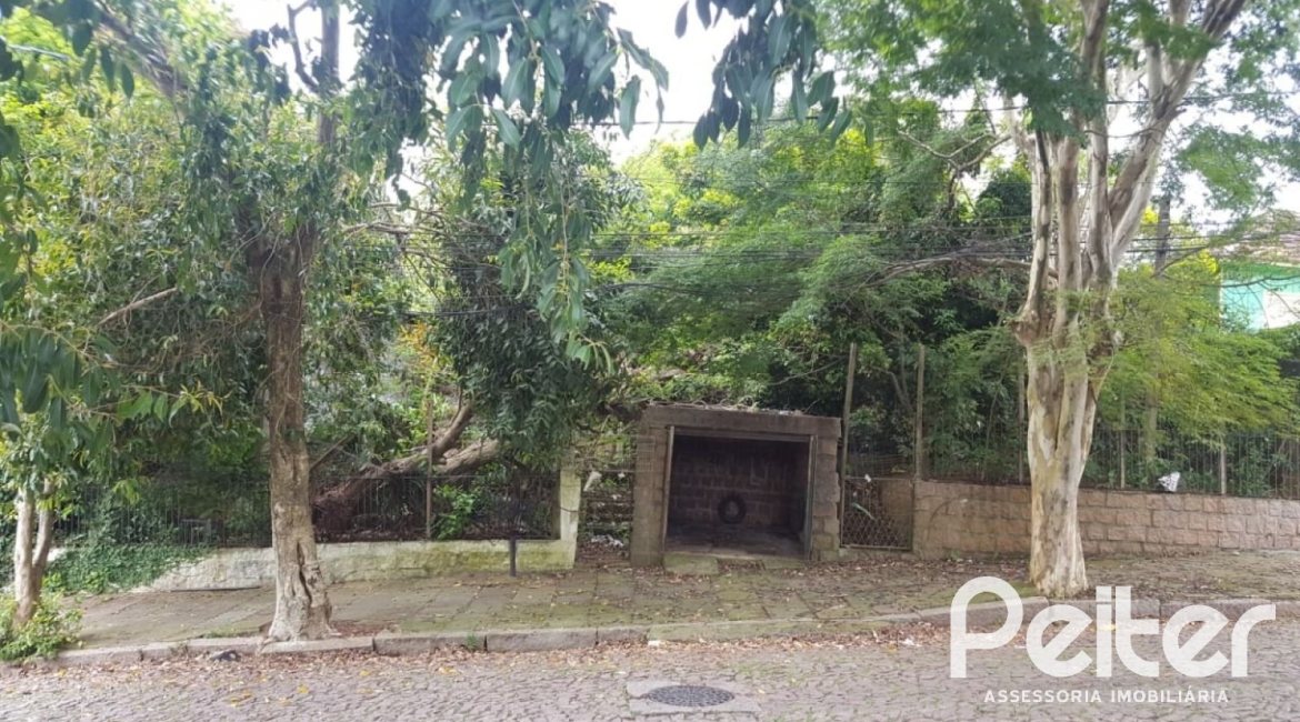 Terreno à venda com 440m², no bairro Espírito Santo em Porto Alegre