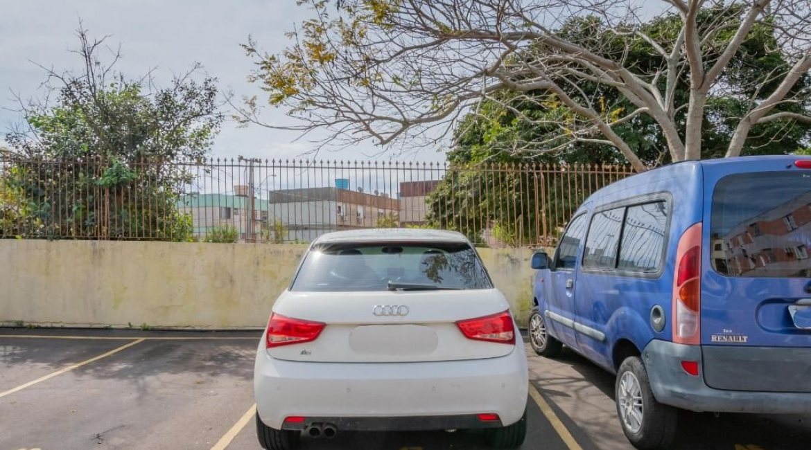 Apartamento à venda com 59m², 2 dormitórios, 1 vaga, no bairro Tristeza em Porto Alegre